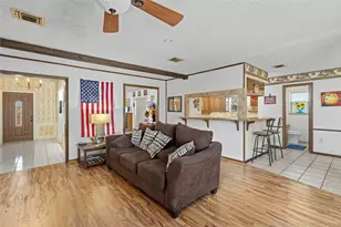 357 W Castle Harbour Dr, Friendswood, TX 77546 - Photo 17