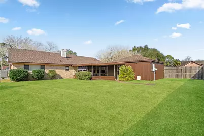 357 W Castle Harbour Drive, Friendswood, TX 77546 - Photo 3