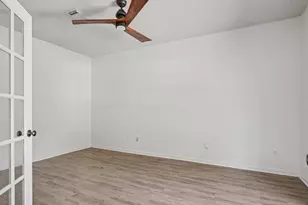 13711 Brighton Park Dr, Houston, TX 77044 - Photo 17