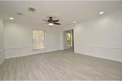 2711 Williamsburg Drive, Dickinson, TX 77539 - Photo 9