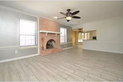 2711 Williamsburg Drive, Dickinson, TX 77539 - Photo 11