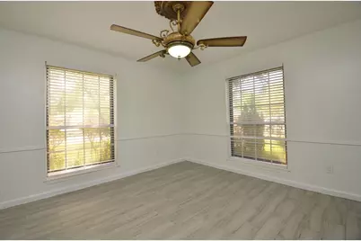 2711 Williamsburg Drive, Dickinson, TX 77539 - Photo 19