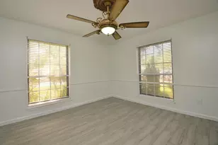 2711 Williamsburg Dr, Dickinson, TX 77539 - Photo 19