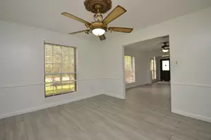 2711 Williamsburg Dr, Dickinson, TX 77539 - Photo 21