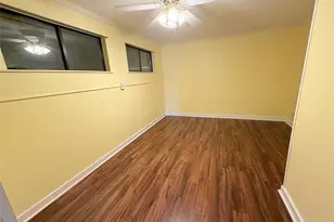 127 N Erskine St, Angleton, TX 77515 - Photo 5