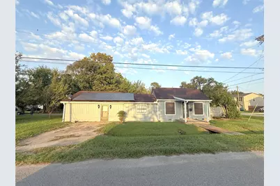 127 N Erskine Street, Angleton, TX 77515 - Photo 1