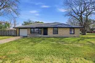612 Sunset Ln, La Marque, TX 77568 - Photo 1