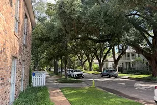 121 E 12th St, Houston, TX 77008 - Photo 21
