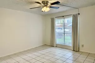 121 E 12th St, Houston, TX 77008 - Photo 9