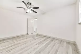 2005 Cheryl Dr, Pearland, TX 77581 - Photo 11