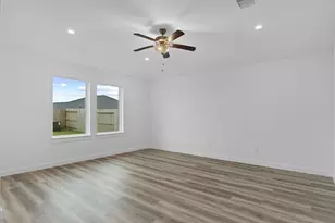 1022 Paddlefish Ln, Alvin, TX 77511 - Photo 11