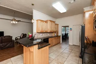 6185 Bankston Ln, Beaumont, TX 77706 - Photo 9