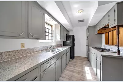 8447 Sterlingshire Street, Houston, TX 77078 - Photo 7