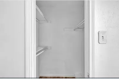 8447 Sterlingshire Street, Houston, TX 77078 - Photo 9