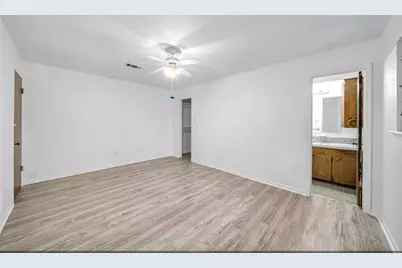 8447 Sterlingshire Street, Houston, TX 77078 - Photo 11