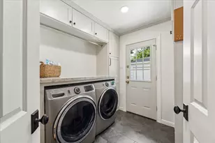 7902 Burgoyne Rd, Houston, TX 77063 - Photo 27