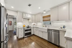 7902 Burgoyne Rd, Houston, TX 77063 - Photo 3
