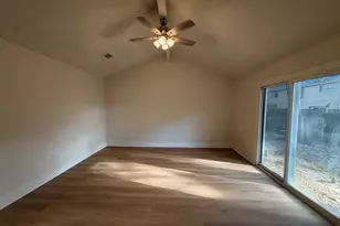 70 Brookflower Rd, The Woodlands, TX 77380 - Photo 5