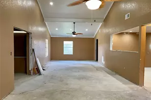 903 W 8th St, Freeport, TX 77541 - Photo 5