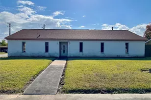 903 W 8th St, Freeport, TX 77541 - Photo 1