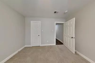 16 W Bigelow Oak Court, The Woodlands, TX 77381 - Photo 9