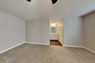 16 W Bigelow Oak Court, The Woodlands, TX 77381 - Photo 3