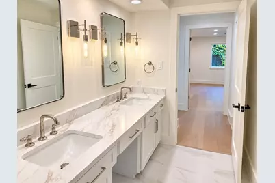10322 Burgoyne Road, Houston, TX 77042 - Photo 17