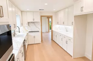 10322 Burgoyne Rd, Houston, TX 77042 - Photo 11