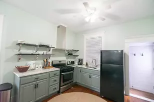 2124 35th St, Galveston, TX 77550 - Photo 9