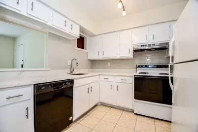 9001 Gaylord Street #4, Houston, TX 77024 - Photo 7