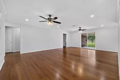 5027 Creekbend Drive, Houston, TX 77035 - Photo 9