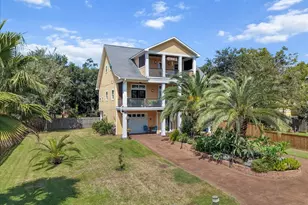 808 Elm Rd, Clear Lake Shores, TX 77565 - Photo 3