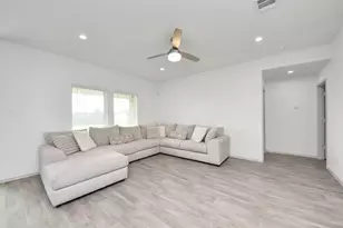 3521 Rockefeller Rd, Texas City, TX 77591 - Photo 15