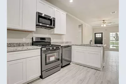 4425 Clover Street #02, Houston, TX 77051 - Photo 5