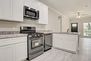4425 Clover St, Houston, TX 77051 - Photo 5