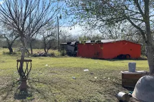 249 E County Rd, Kingsville, TX 78363 - Photo 3