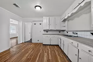 7822 Belbay St, Houston, TX 77033 - Photo 7