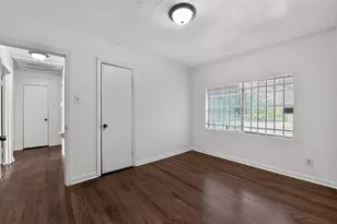 7822 Belbay St, Houston, TX 77033 - Photo 19