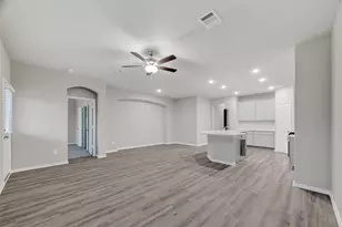 2119 Spring Hollow Dr, Baytown, TX 77521 - Photo 7