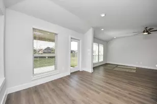 243 Bay Laurel Ct, Alvin, TX 77511 - Photo 19