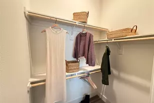 641 W Crosstimbers St, Houston, TX 77018 - Photo 9