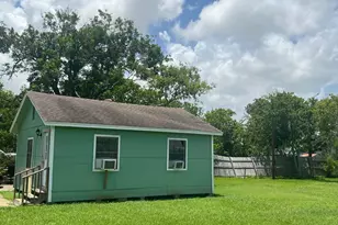 202 N Avenue C, Freeport, TX 77541 - Photo 7