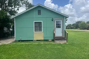 202 N Avenue C, Freeport, TX 77541 - Photo 1