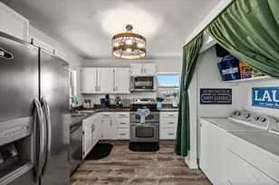 16538 Jean Lafitte Rd, Jamaica Beach, TX 77554 - Photo 11