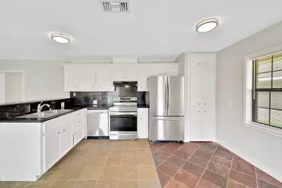 3315 S Braeswood Boulevard, Houston, TX 77025 - Photo 11