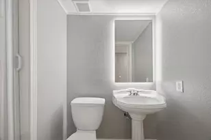 11811 Algonquin Dr, Houston, TX 77089 - Photo 5