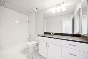 1701 Hermann Dr, Houston, TX 77004 - Photo 9