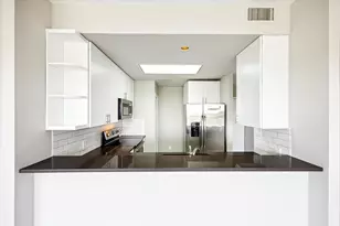 1701 Hermann Dr, Houston, TX 77004 - Photo 7
