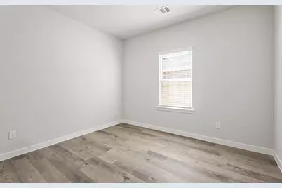 1597 Elm Court, Angleton, TX 77515 - Photo 9