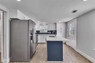 1412 Ave M 1/2, Galveston, TX 77550 - Photo 5